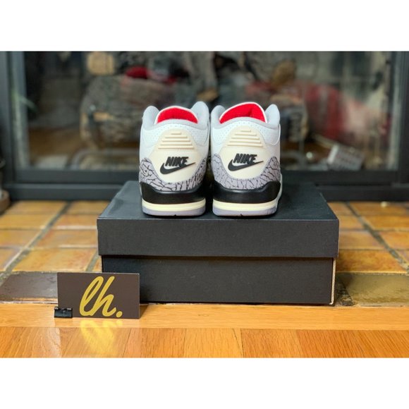 Size 3y Air Jordan 3 Retro “White Cement” Athletic Basketball Sneakers D… - Picture 4 of 9